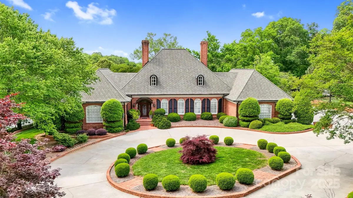 364 39th Avenue Drive Nw, Hickory, NC 28601 - Image #1