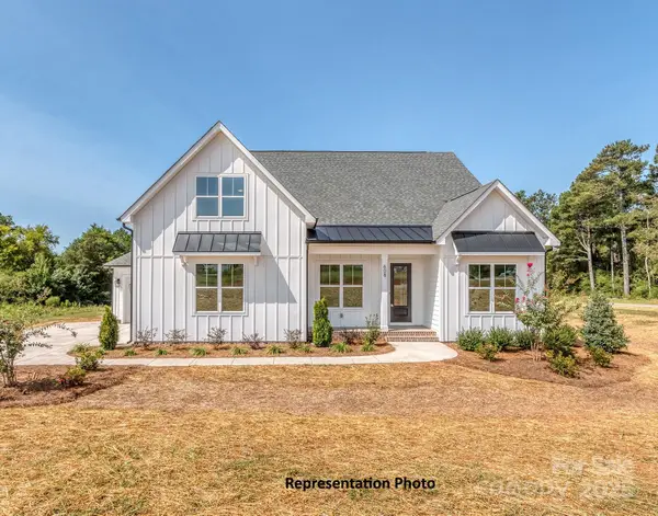 5042 Carolina North Drive, Gastonia, NC 28056