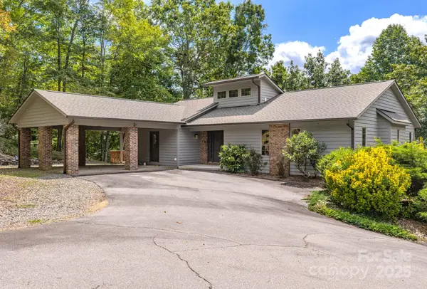 452 Cragmont Road, Black Mountain, NC 28711