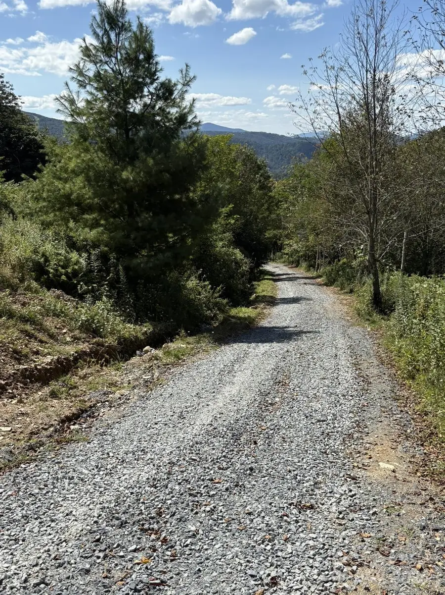 771 Arnett Road, Banner Elk, NC 28604 - Image #2