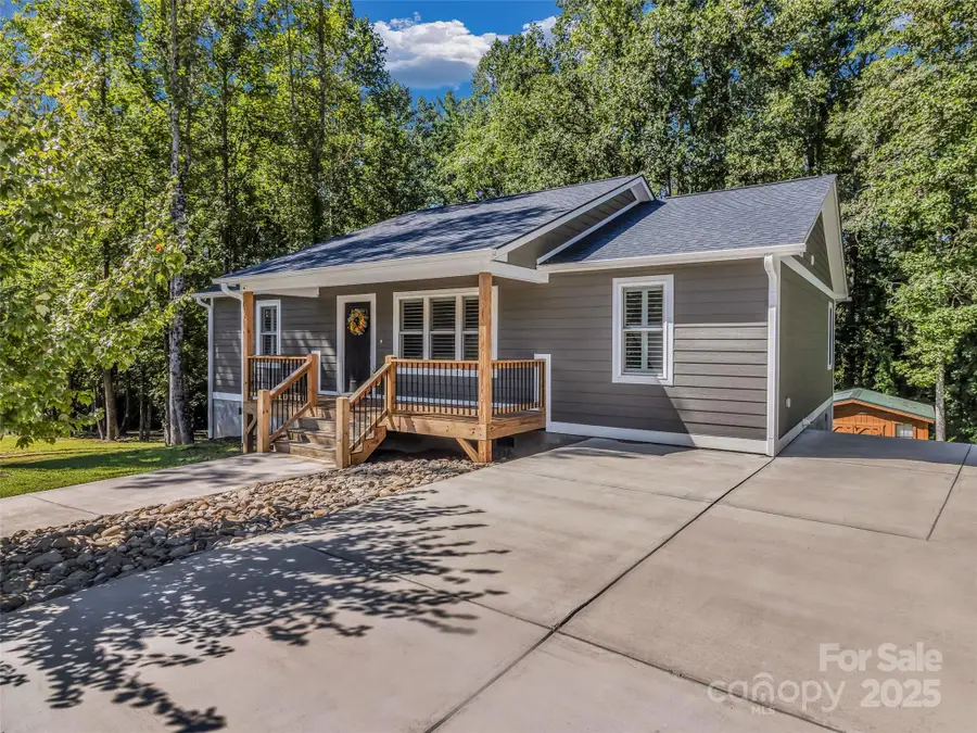 212 Walt Drive, Hendersonville, NC 28792 - Image #3