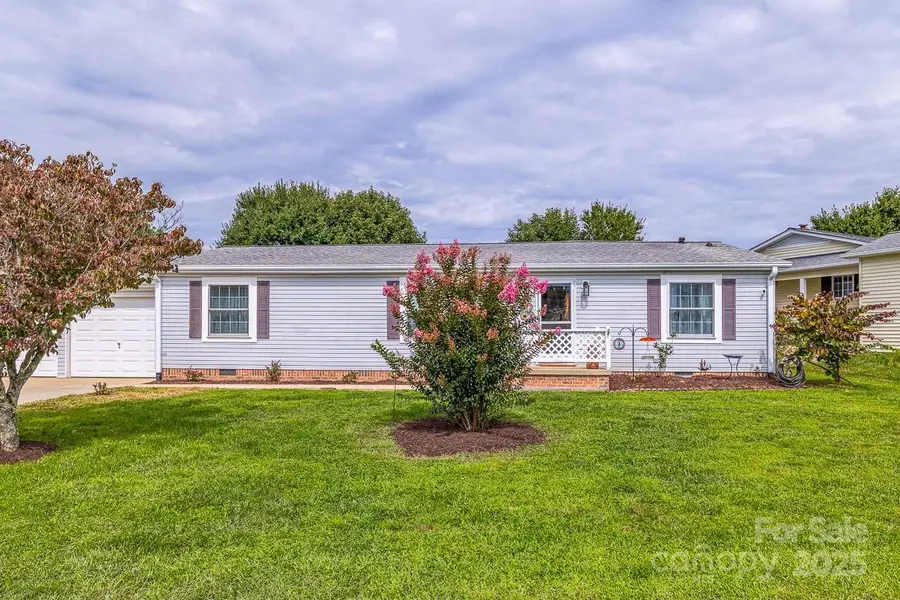 445 Riverwind Drive, Hendersonville, NC 28739 - Image #2