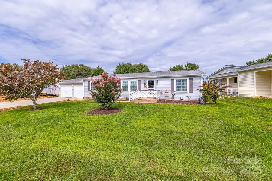 445 Riverwind Drive, Hendersonville, NC 28739 - Image #3