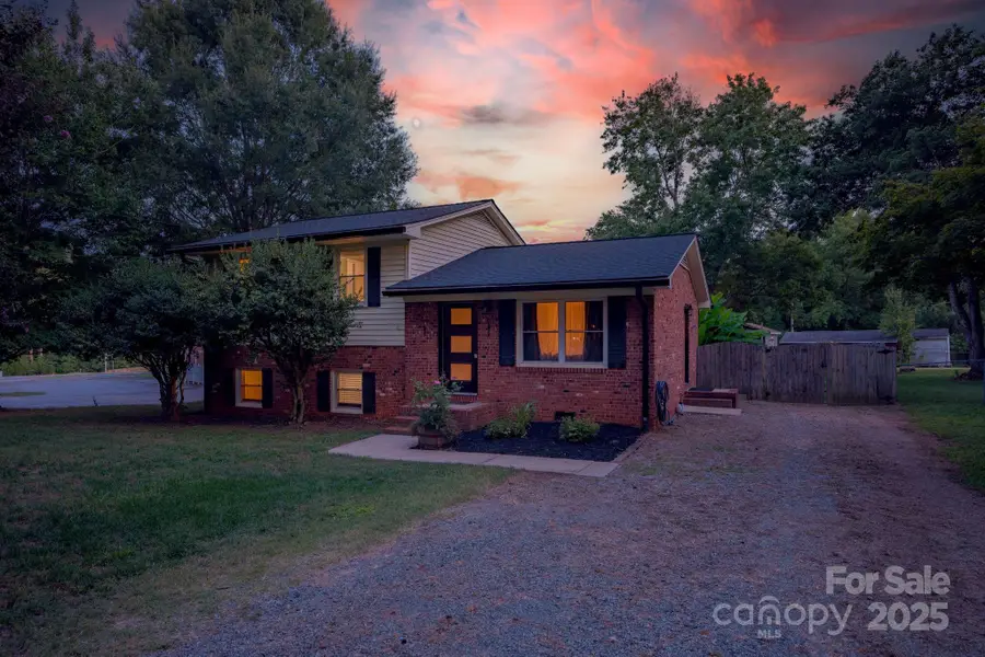 827 Brookwood Drive, Mooresville, NC 28115 - Image #3