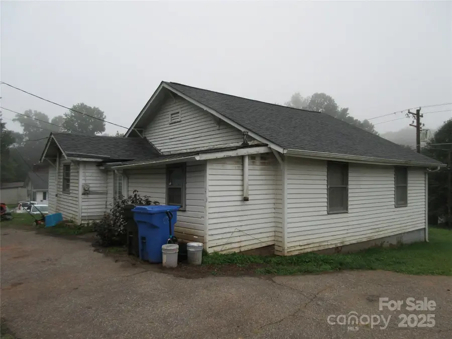 324 N Cleghorn Street, Rutherfordton, NC 28139 - Image #2