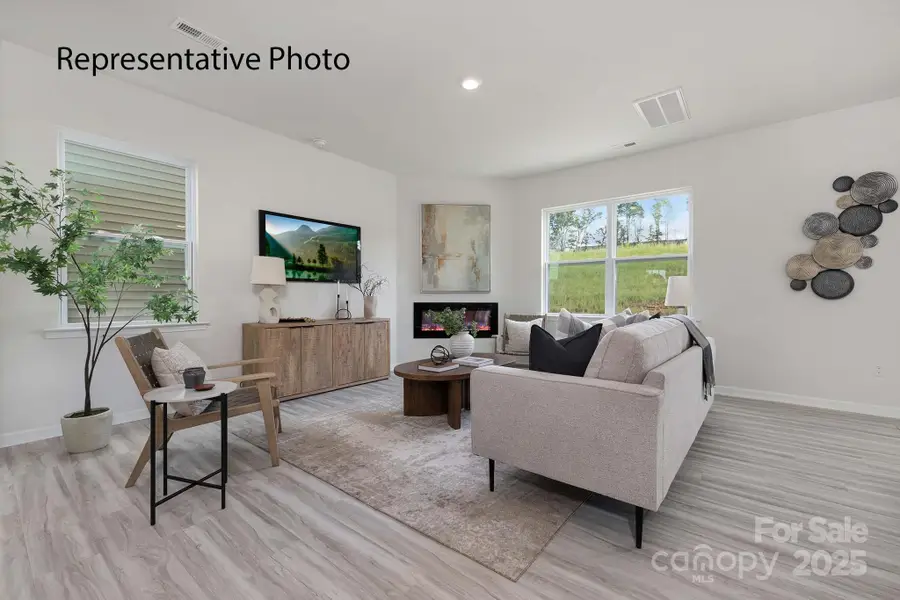 1365 37th Avenue Lane Ne, Hickory, NC 28601 - Image #2