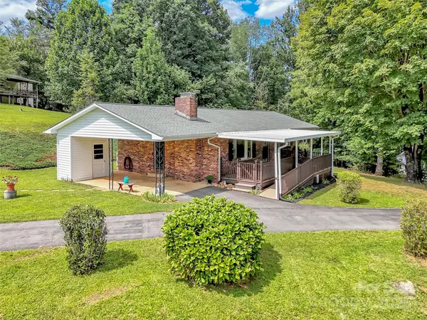 250 Reeves Cove Road, Candler, NC 28715