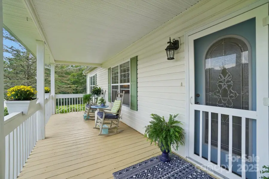 180 Chelsea Nix Lane, Hendersonville, NC 28792 - Image #3