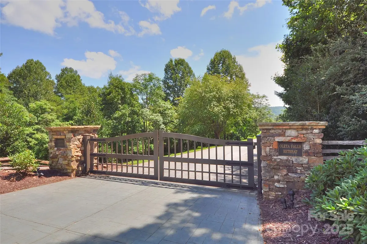 110 Stone Valley Way #20, Hendersonville, NC 28792 - Image #1