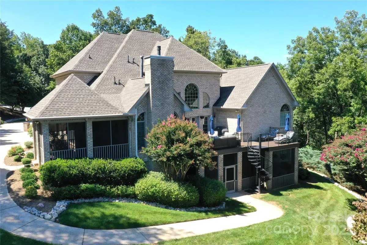 3996 Deer Run Drive Ne, Conover, NC 28613 - Image #1