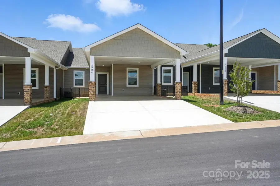 1524 29th Street Se, Hickory, NC 28602 - Image #2