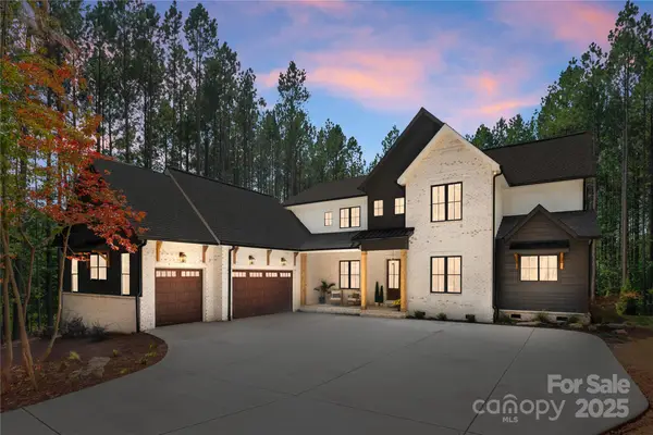 5135 Pelican Point Drive, Denver, NC 28037