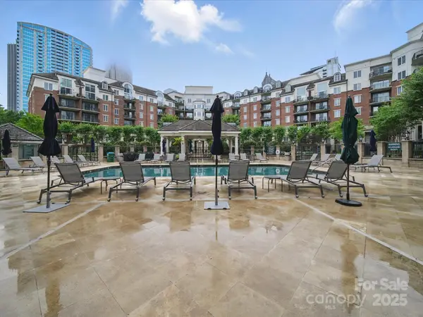 300 W 5th Street #339, Charlotte, NC 28202