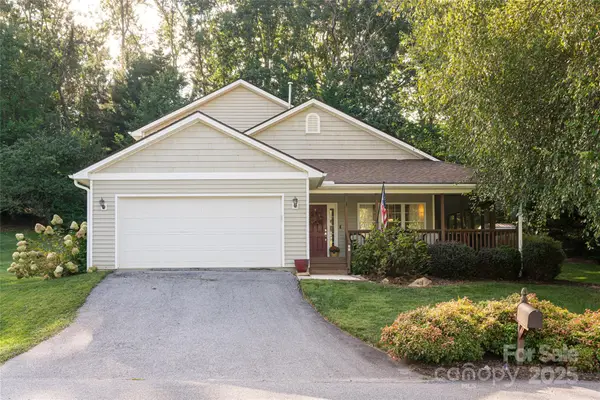 72 Edge Water Lane, Mills River, NC 28759