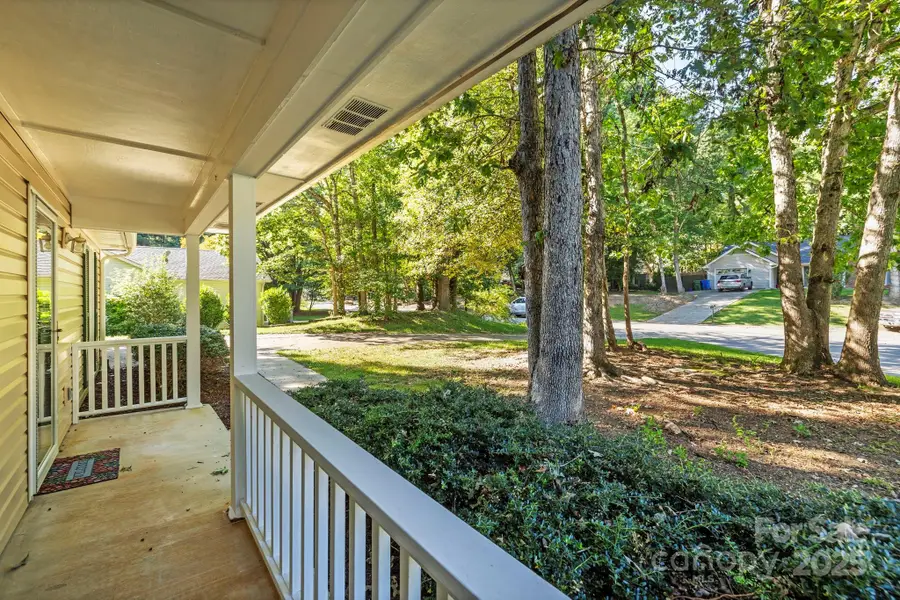 208 Southwood Court, Fletcher, NC 28732 - Image #3