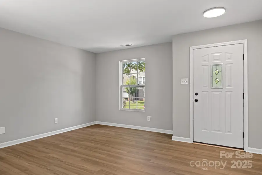 6007 Shortleaf Pine Court, Charlotte, NC 28215 - Image #2