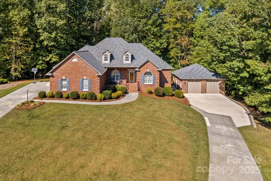 100 Burkeview Court, Lexington, NC 27295 - Image #2