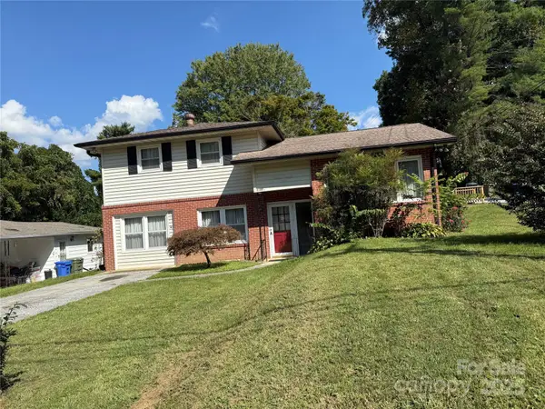 1102 N Justice Street, Hendersonville, NC 28791