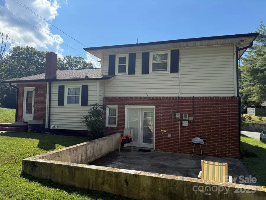 1102 N Justice Street, Hendersonville, NC 28791 - Image #3