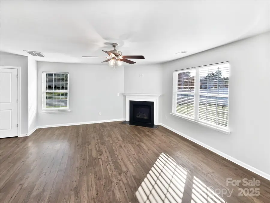 3032 Green Apple Drive, Dallas, NC 28034 - Image #3