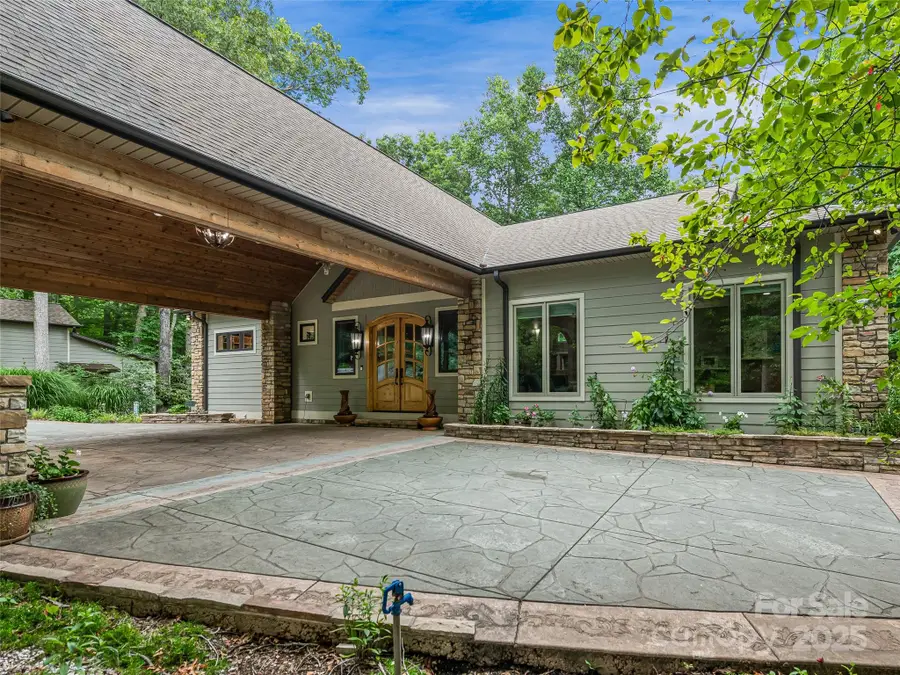 105 Blackberry Lane, Fairview, NC 28730 - Image #2