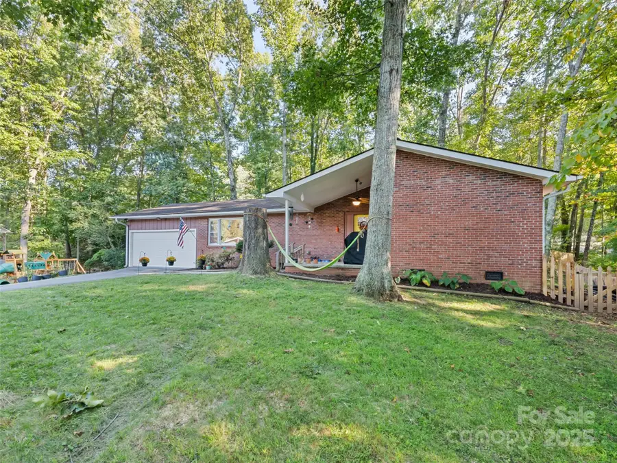 120 Pleasant Hill Circle, Waynesville, NC 28786 - Image #3