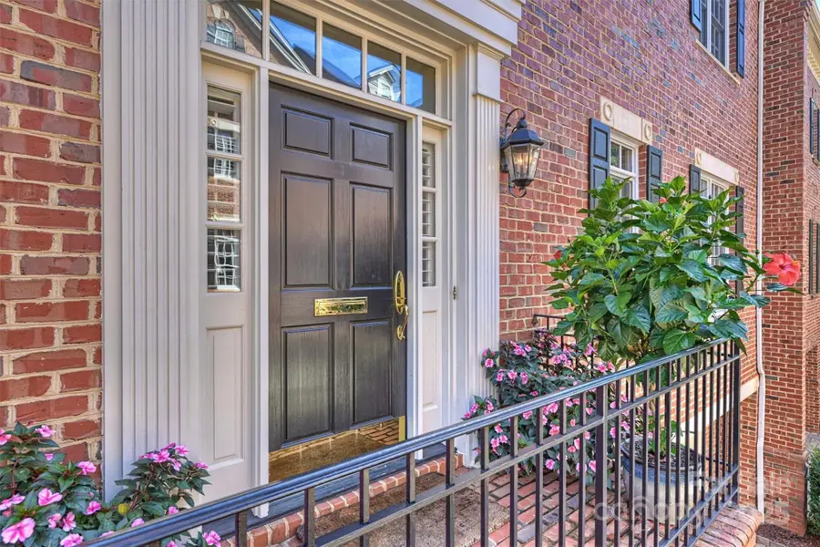 318 S Laurel Avenue, Charlotte, NC 28207 - Image #2