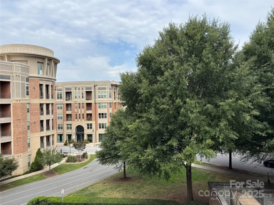 4620 Piedmont Row Drive, Charlotte, NC 28210 - Image #2