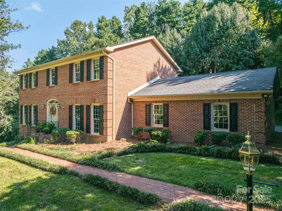 240 37th Avenue Place Nw, Hickory, NC 28601 - Image #2