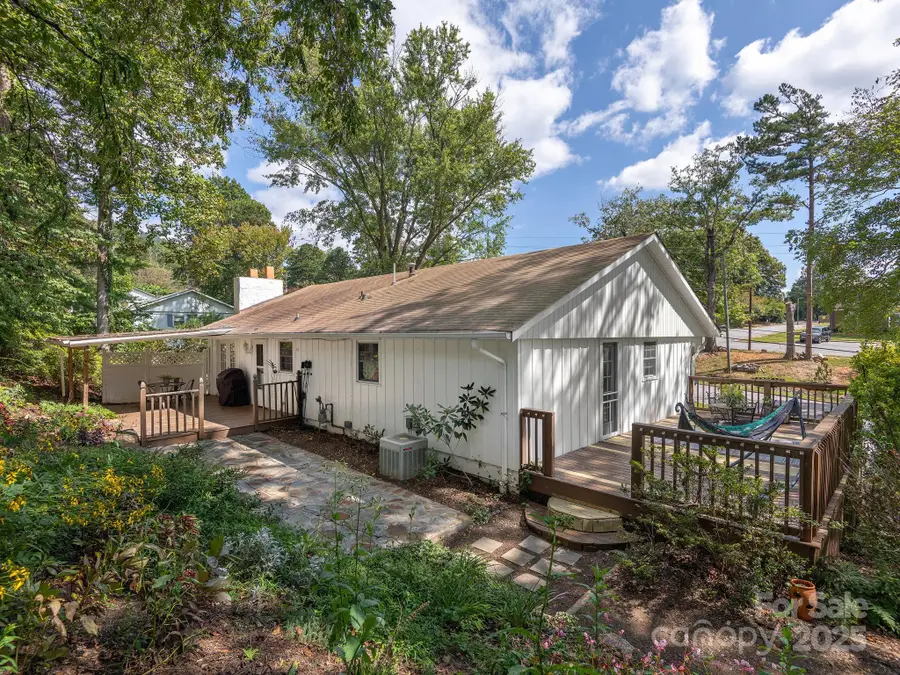 22 Waters Road, Asheville, NC 28805 - Image #3