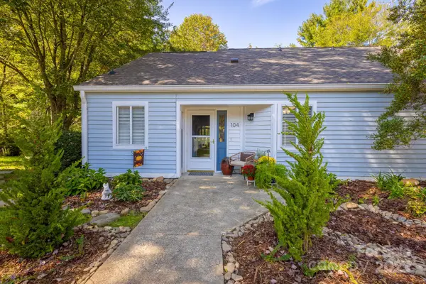 104 Llama Way, Black Mountain, NC 28711