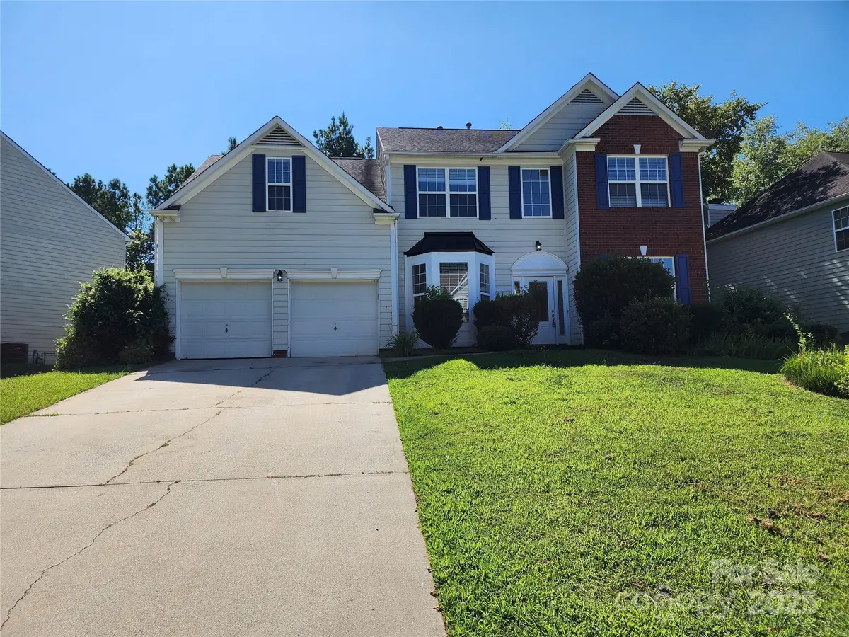 11412 Leigh Glen Circle, Charlotte, NC 28269 - Image #1