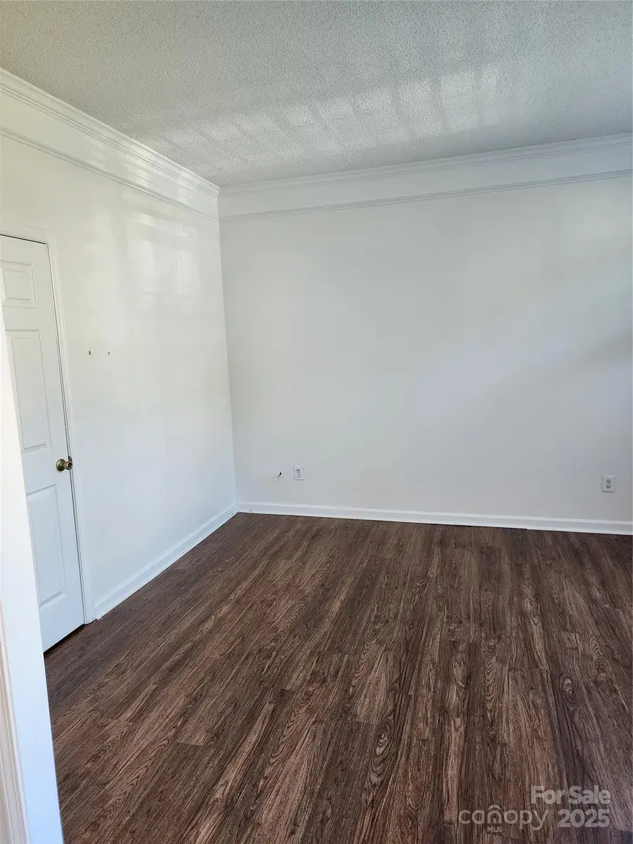 11412 Leigh Glen Circle, Charlotte, NC 28269 - Image #3