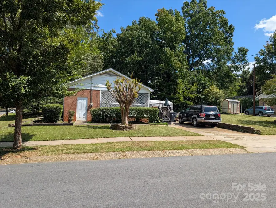 2855 Fordwood Drive, Charlotte, NC 28208 - Image #2