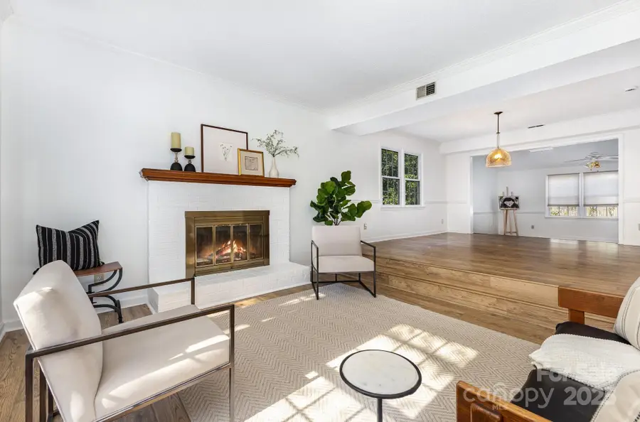 944 Evian Lane, Matthews, NC 28105 - Image #3