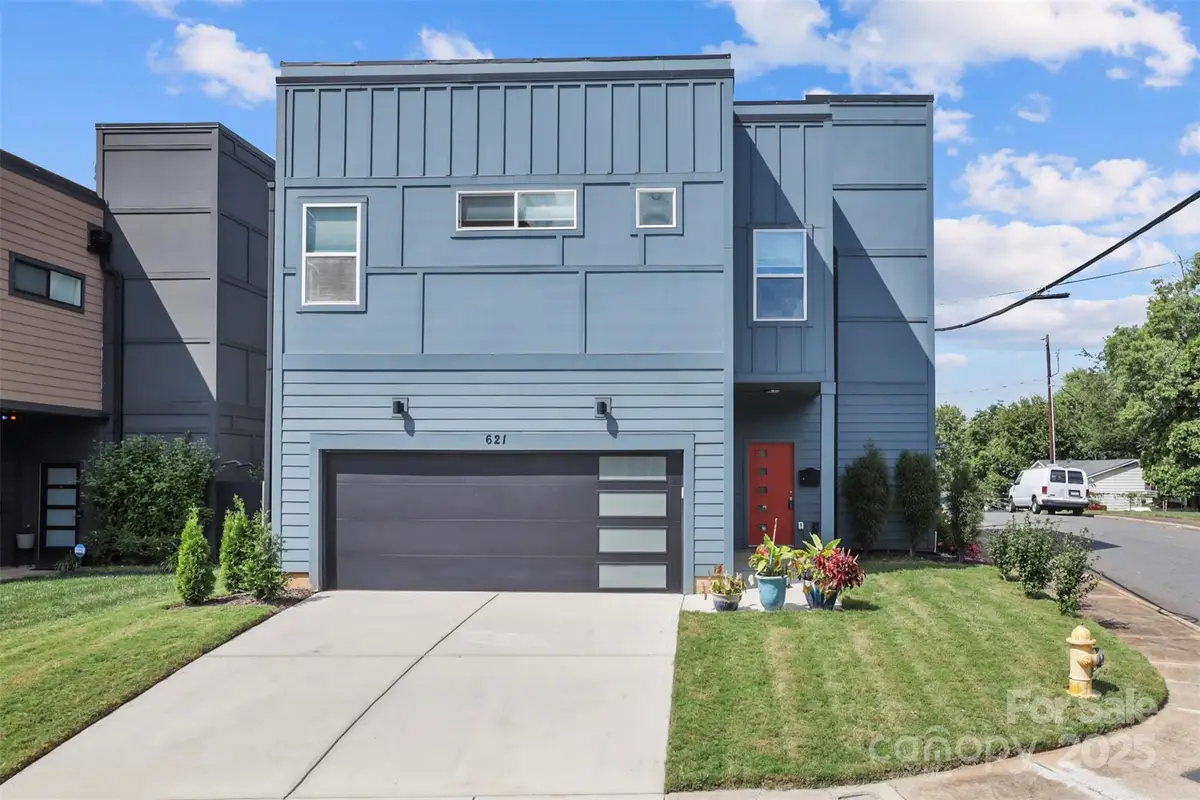 621 Campus Street, Charlotte, NC 28216 - #1