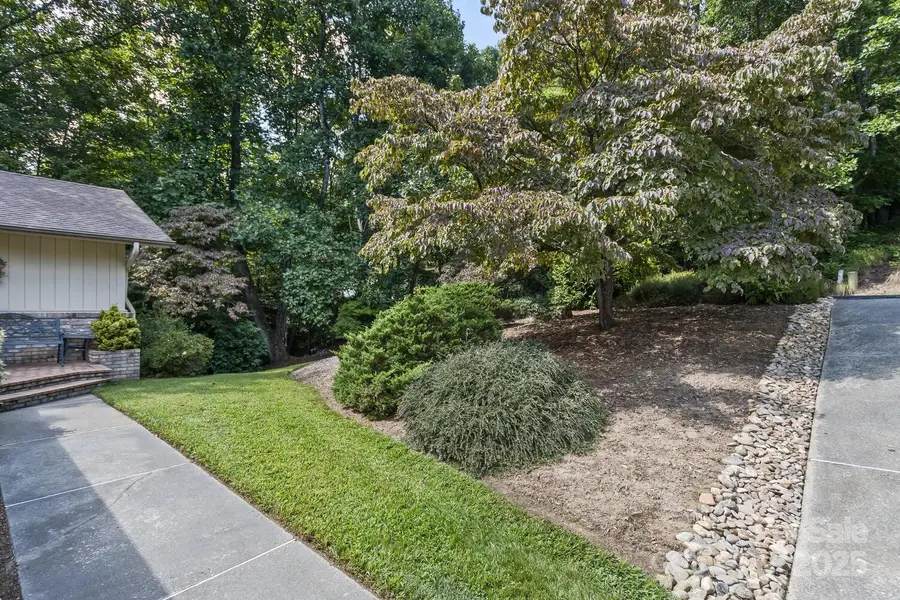 2431 W Cumming Woods Lane, Hendersonville, NC 28739 - Image #3