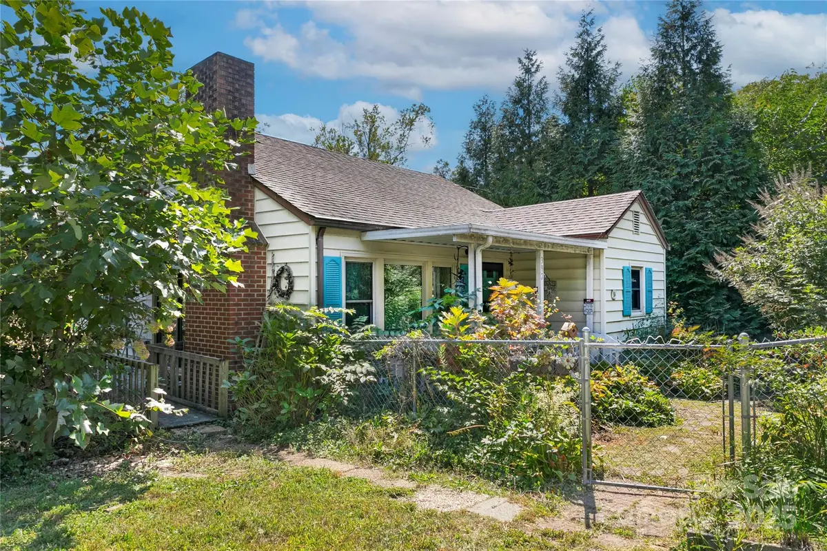 392 Old Hendersonville Highway, Brevard, NC 28712 - Image #1