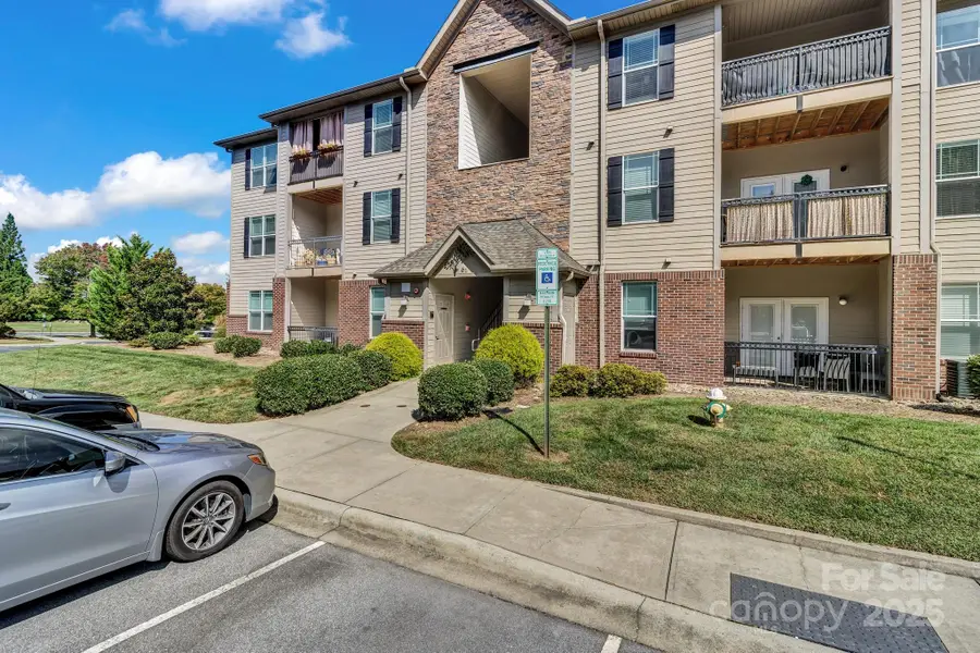 91 Brickton Village Circle #102, Fletcher, NC 28732 - Image #3