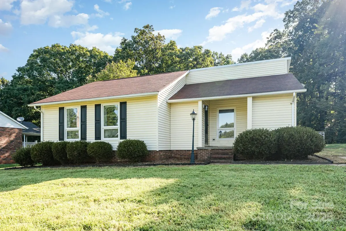 152 Sparrow Lane, Statesville, NC 28625 - Image #1