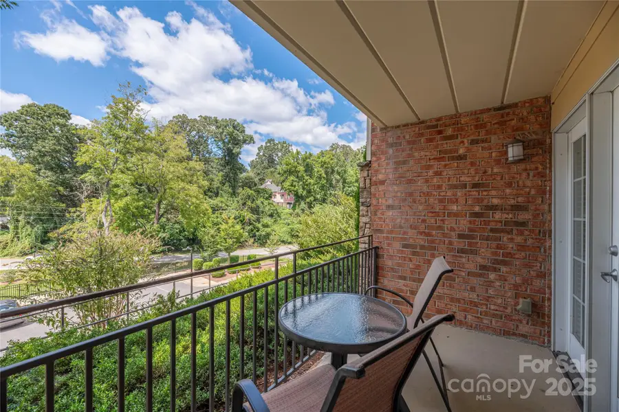 114 Bowling Park Road, Asheville, NC 28803 - Image #3