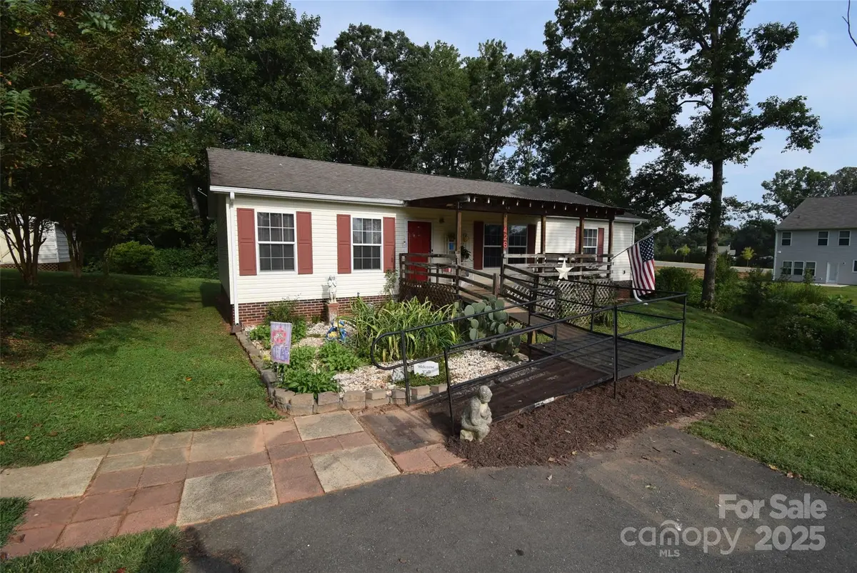 426 Dallas Stanley Highway, Dallas, NC 28034 - Image #1