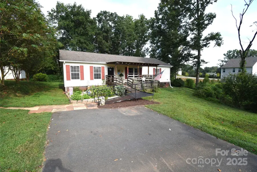 426 Dallas Stanley Highway, Dallas, NC 28034 - Image #2