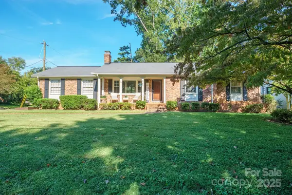 5748 Farmbrook Drive, Charlotte, NC 28210