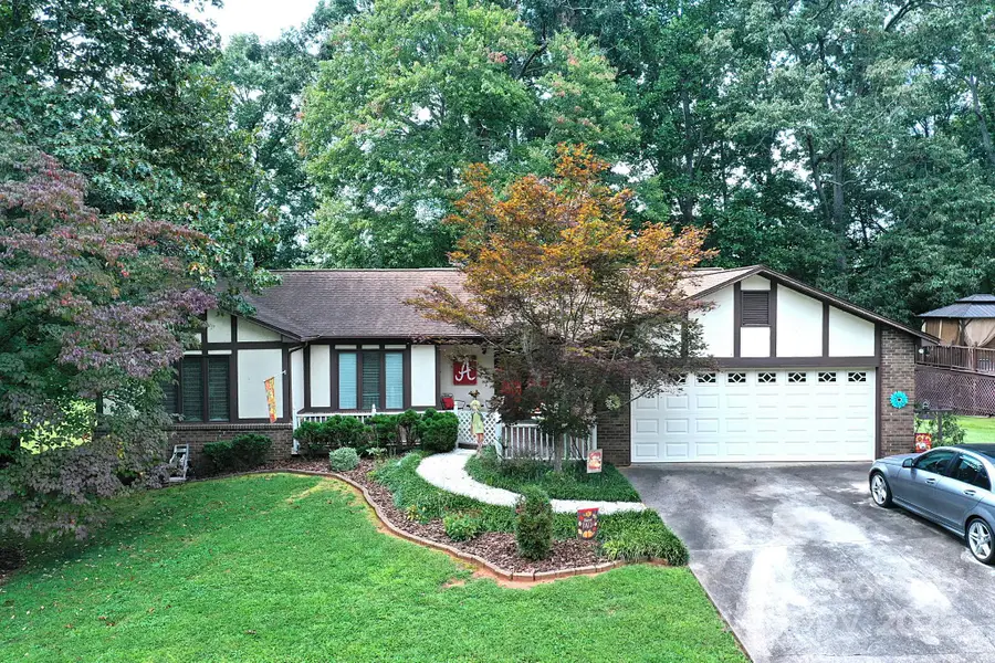 112 Royal Oak Court, Lenoir, NC 28645 - Image #2