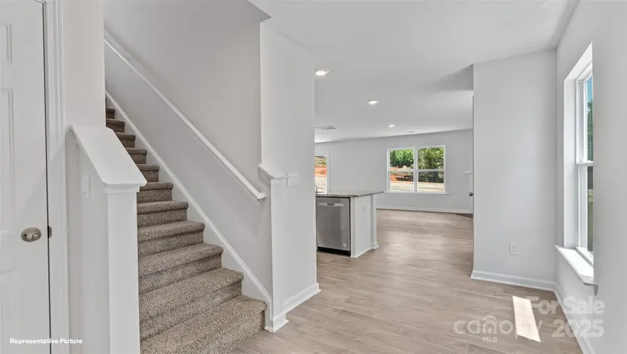 616 13th Avenue Drive Ne, Hickory, NC 28601 - Image #2