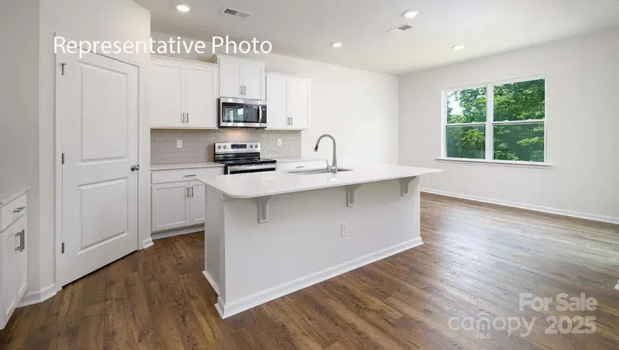 1371 37th Avenue Lane Ne, Hickory, NC 28601 - Image #3