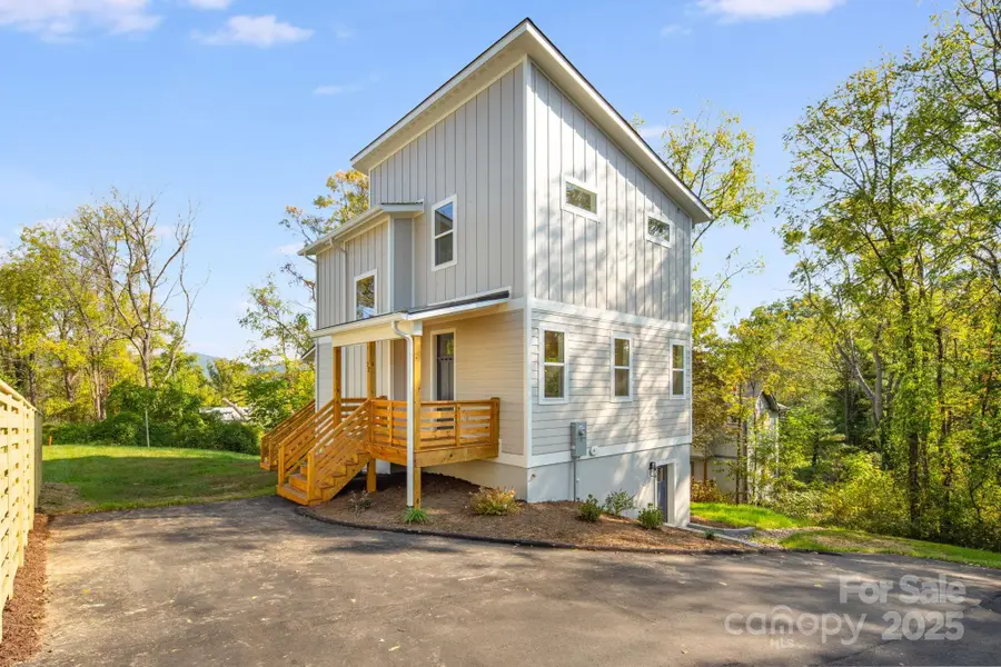 22 Crestview Street, Asheville, NC 28803 - Image #2