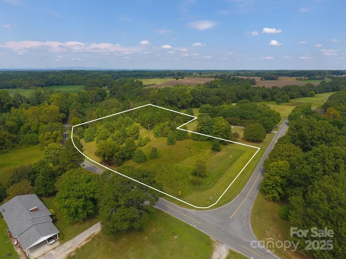 000 Putnam Lake Road, Kings Mountain, NC 28086 - Image #1