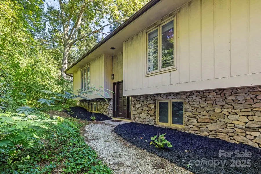 100 Greenbriar Avenue, Flat Rock, NC 28731 - Image #3